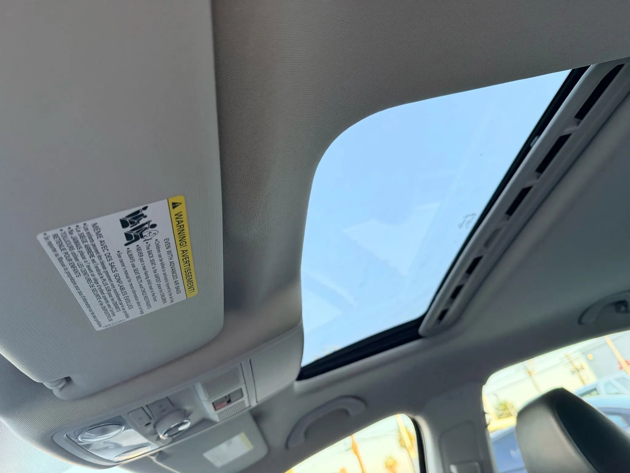 Used 2017 Volkswagen Passat 1.8T SE w/ SE Lighting Package image 25