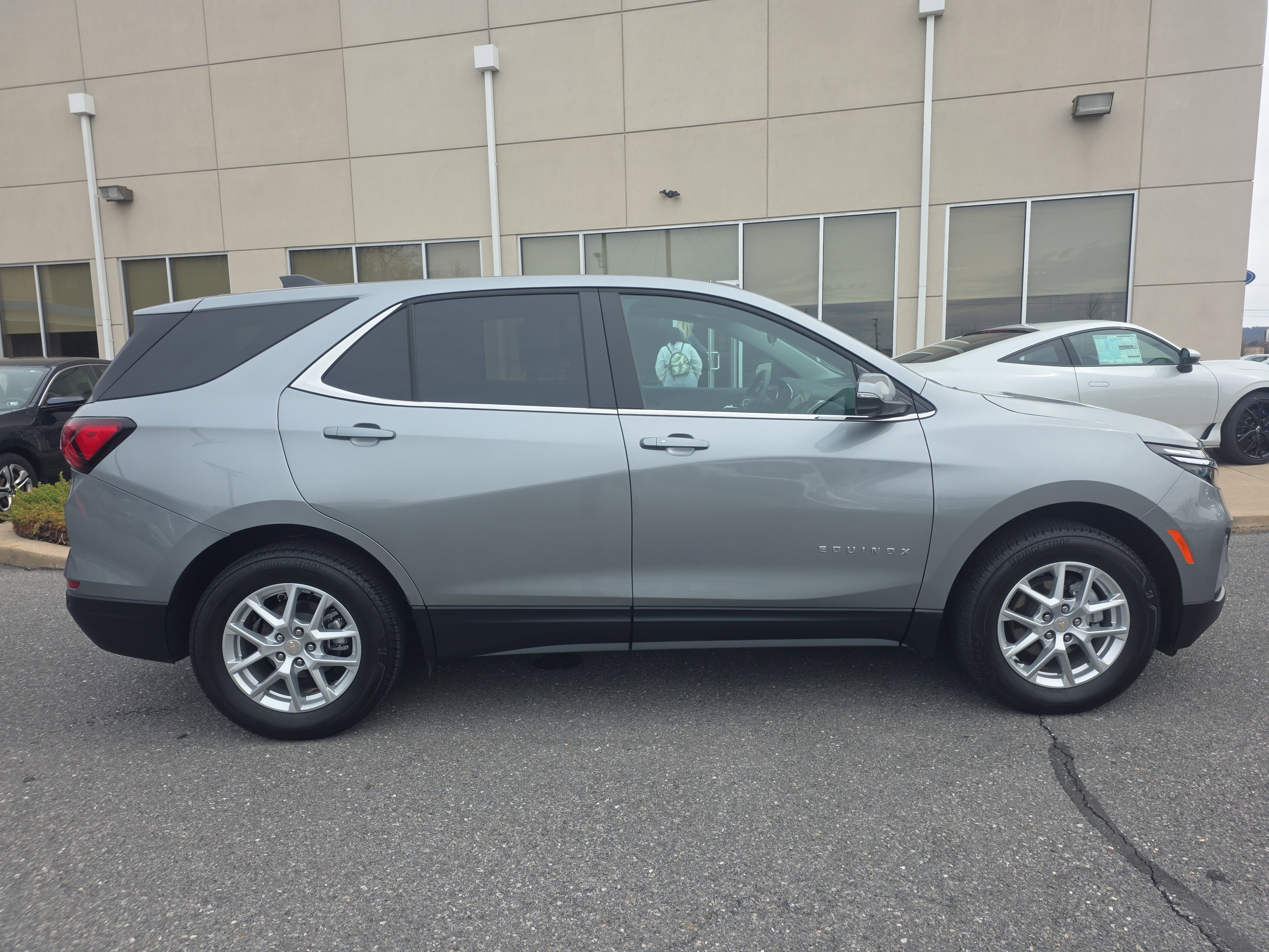 Used 2023 Chevrolet Equinox LT image 4