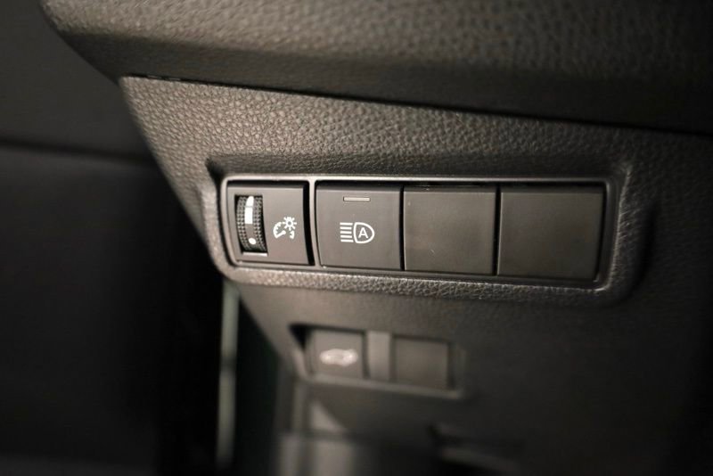 Used 2022 Toyota Corolla Cross XLE w/ Convenience Package image 28