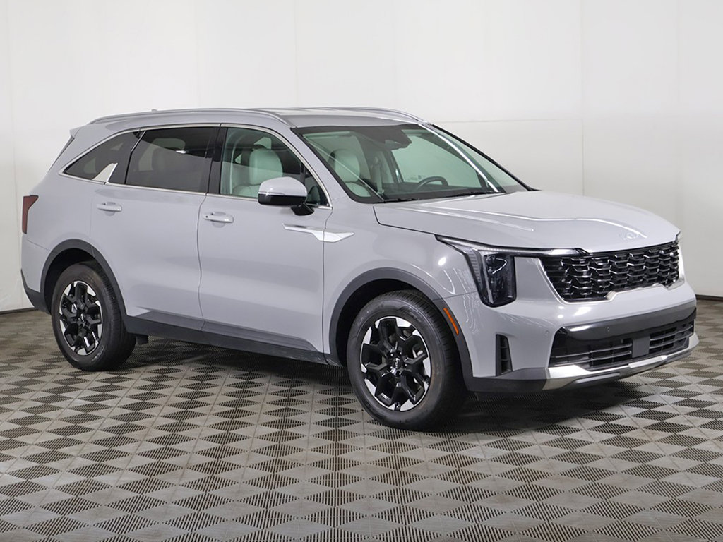 Certified 2026 Kia Sorento S FWD image 2