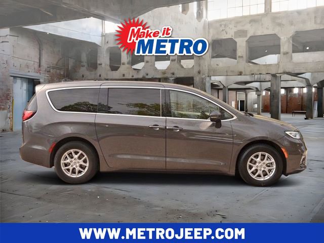 Used 2023 Chrysler Pacifica Touring-L