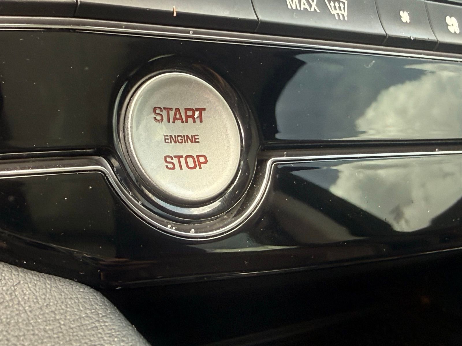 Used 2017 Jaguar F-PACE S image 28