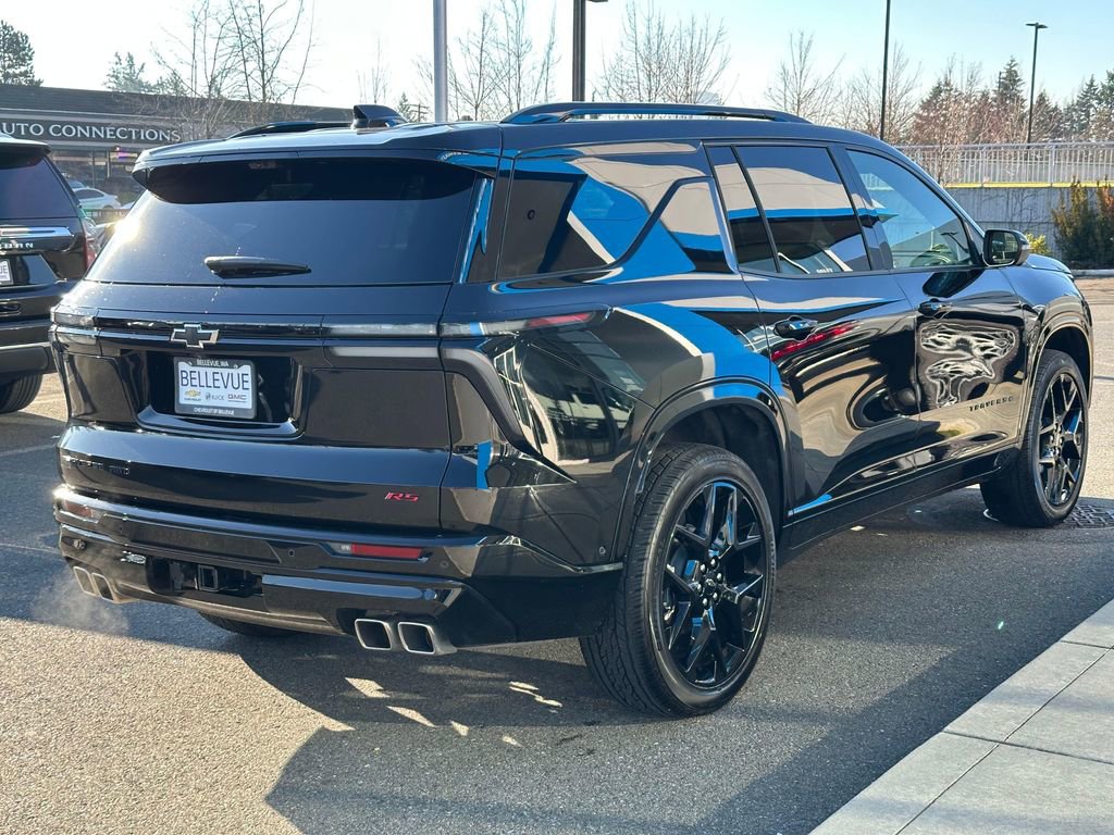 Used 2025 Chevrolet Traverse RS image 5