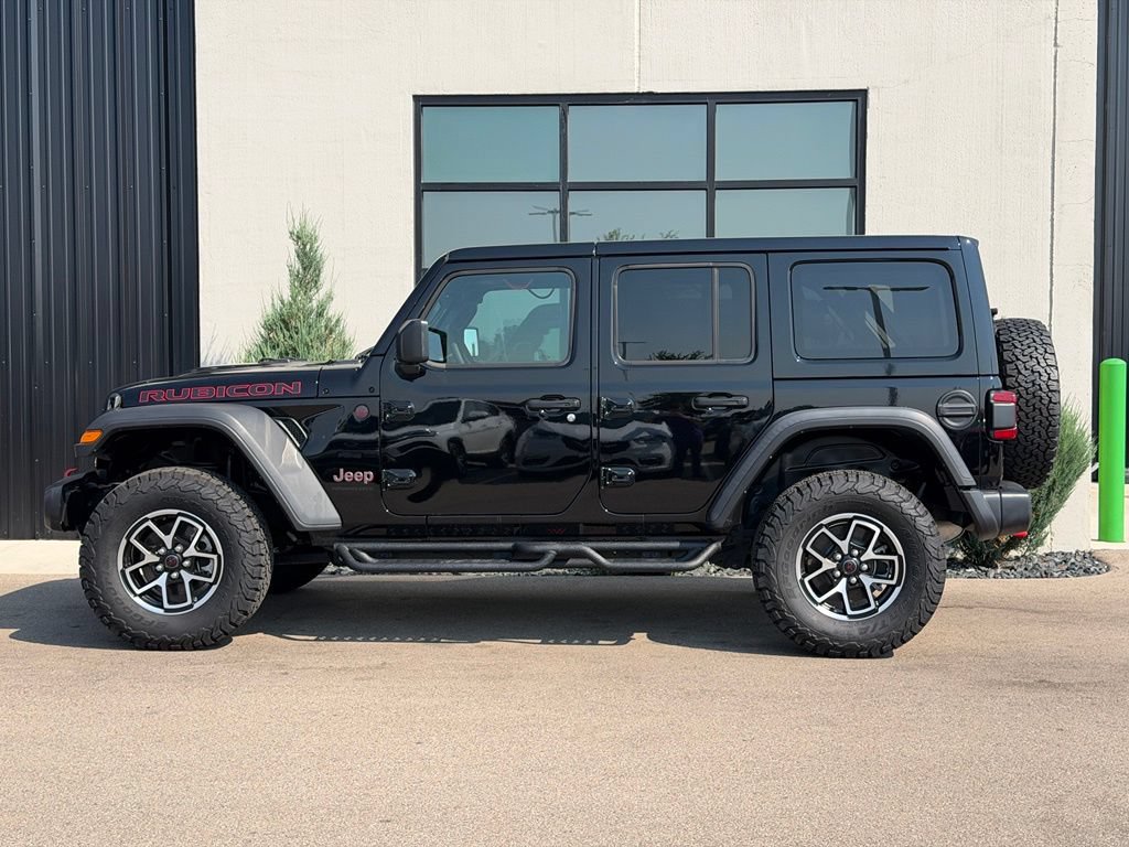 Used 2025 Jeep Wrangler Unlimited Rubicon w/ Convenience Group AWD/4WD image 2