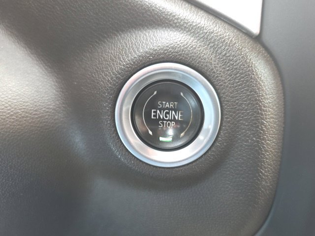 Used 2021 GMC Sierra 1500 SLT w/ SLT Premium Package RWD image 16