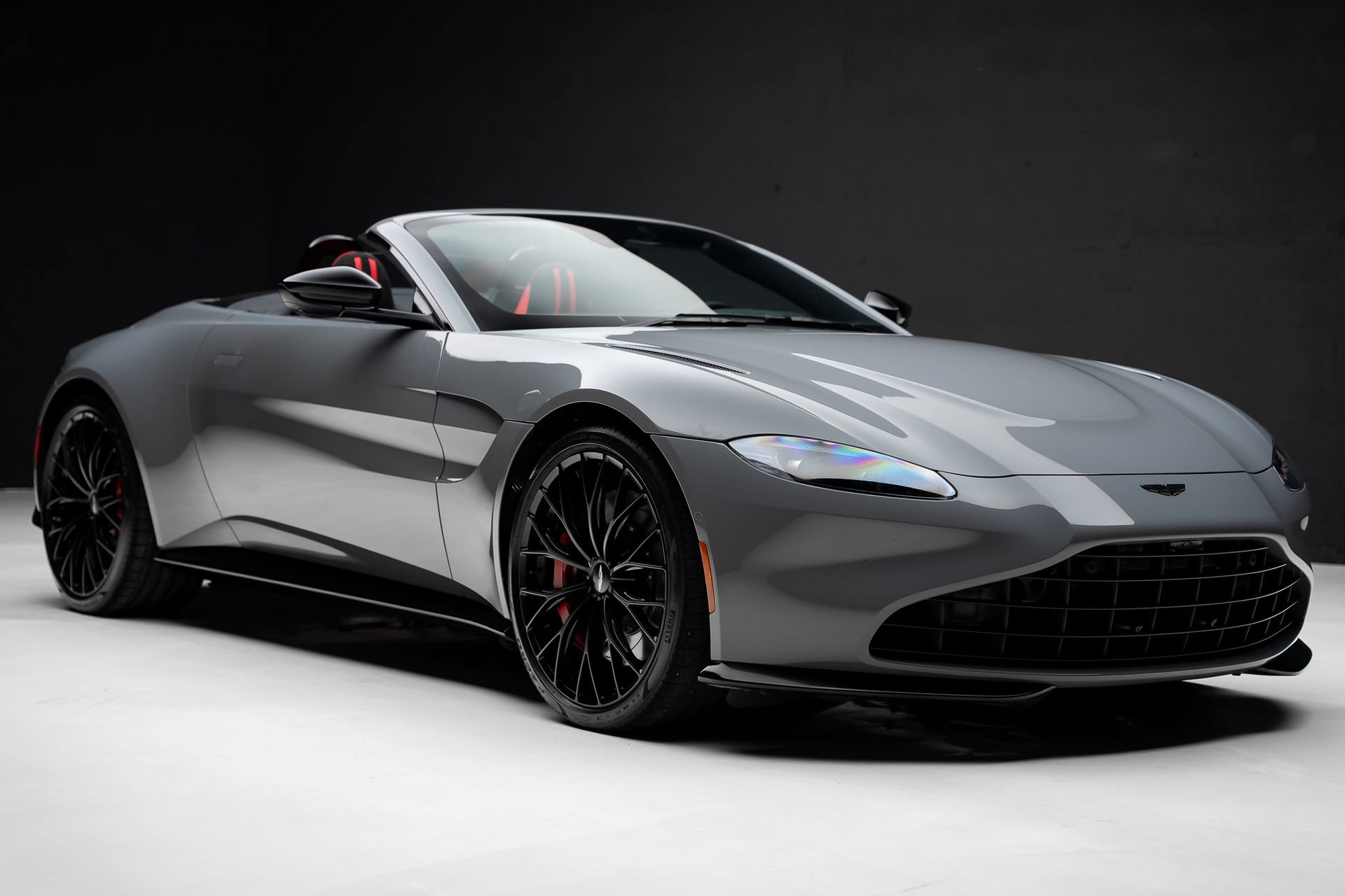 Used 2023 Aston Martin V8 Vantage Roadster RWD image 79