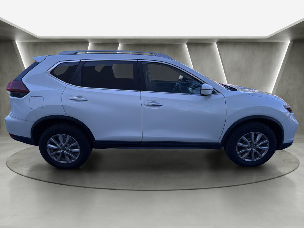 Used 2020 Nissan Rogue SV AWD/4WD image 2