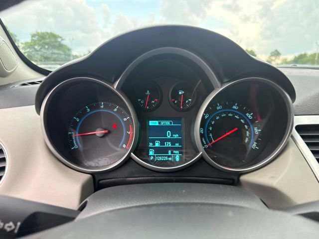 Used 2013 Chevrolet Cruze LS FWD image 25
