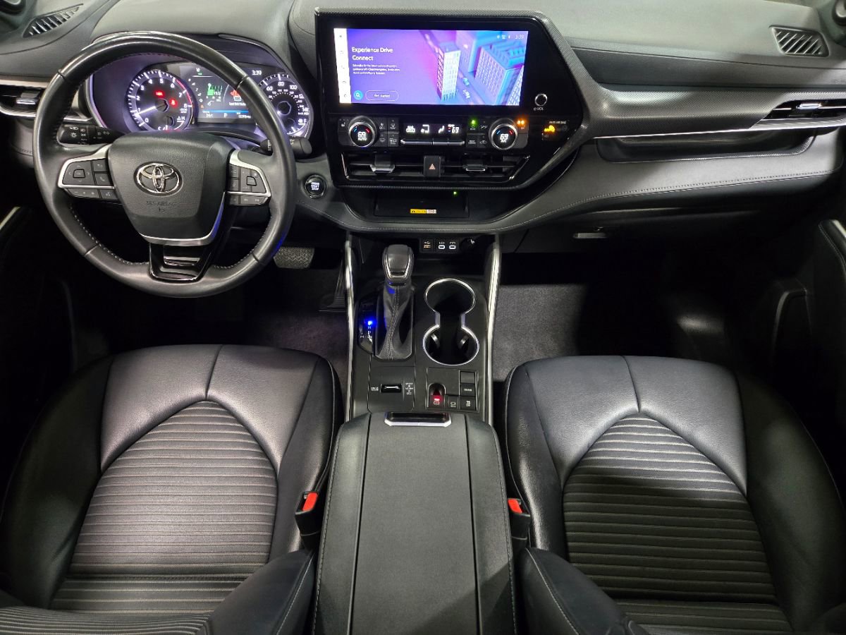 Used 2023 Toyota Highlander XSE image 40