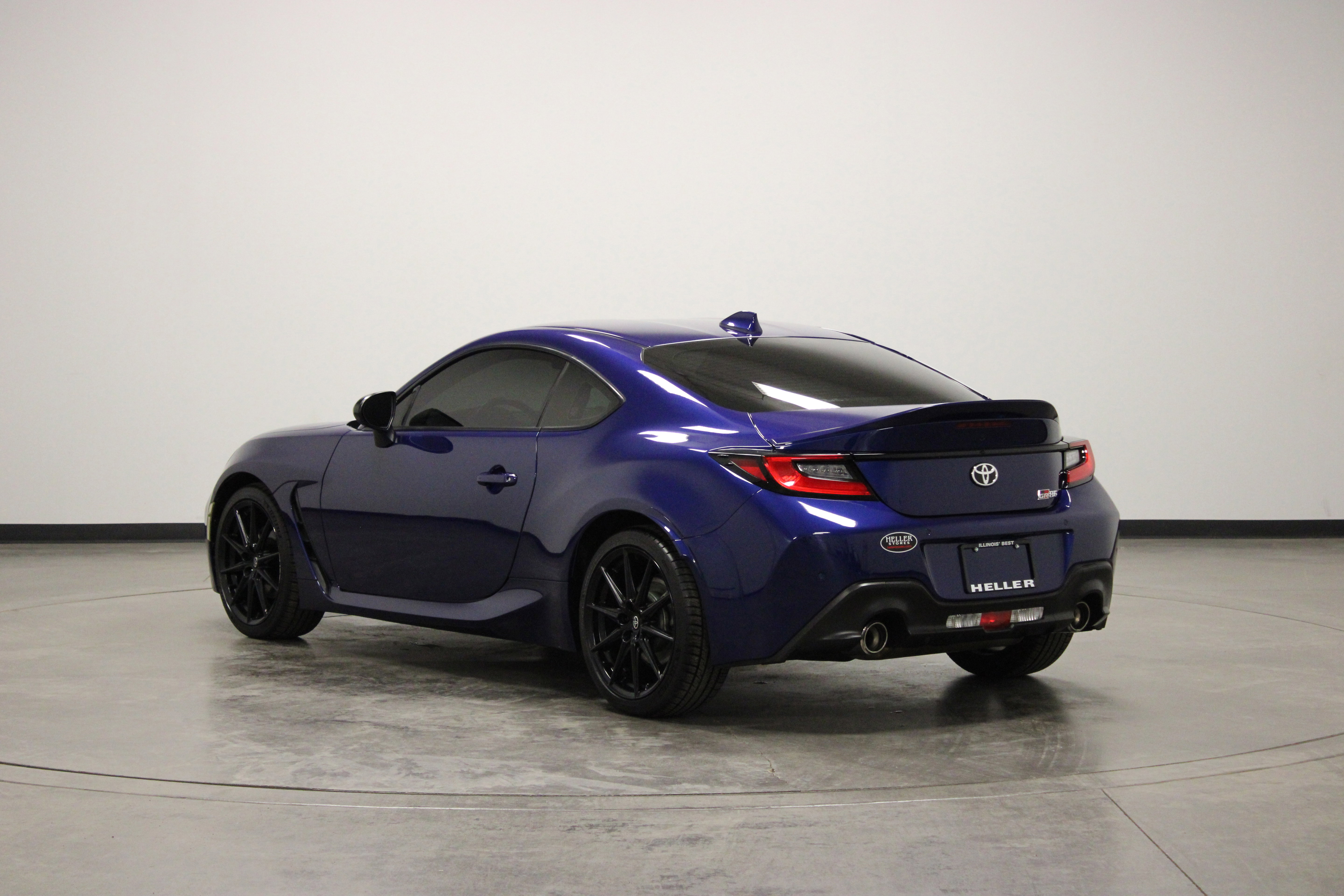 Used 2022 Toyota GR86 Premium w/ ALL Weather Mat Package (TMS) RWD image 6