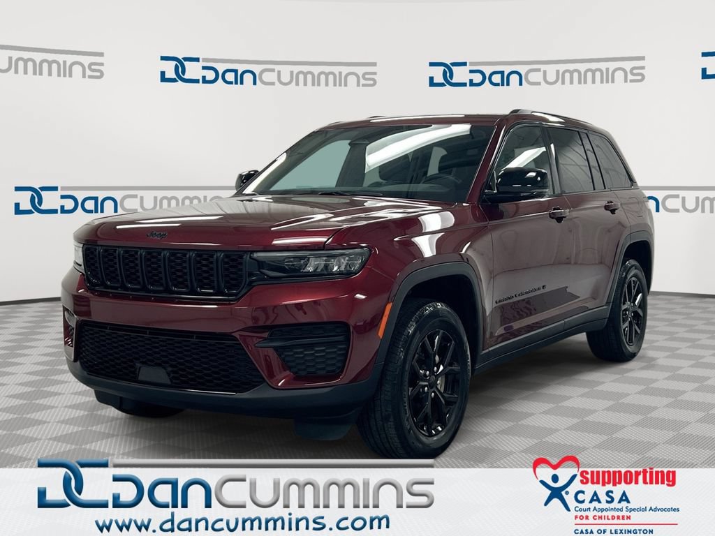 Used 2025 Jeep Grand Cherokee Altitude AWD/4WD image 1