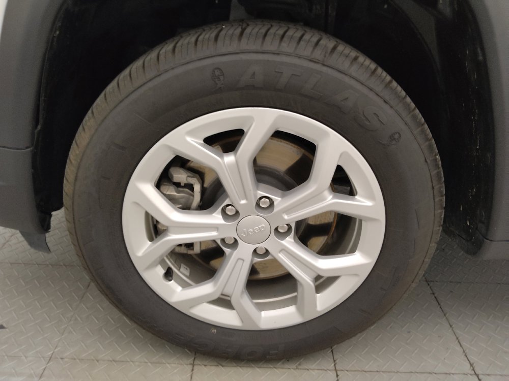 Used 2024 Jeep Compass Latitude AWD/4WD image 31