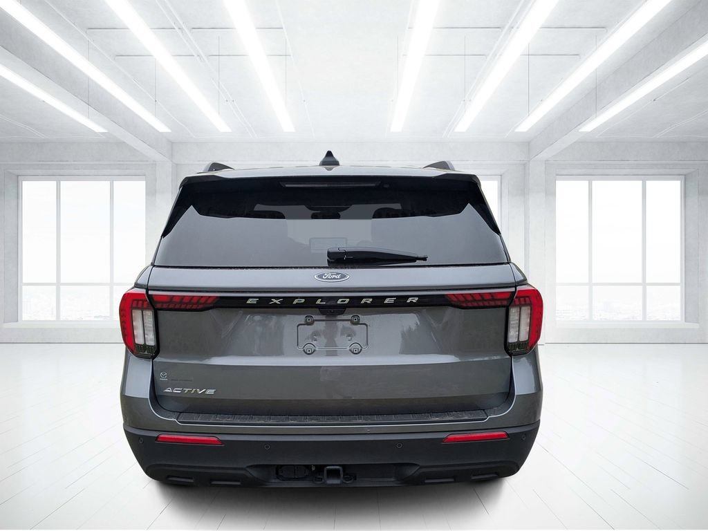 Used 2025 Ford Explorer Active RWD image 4
