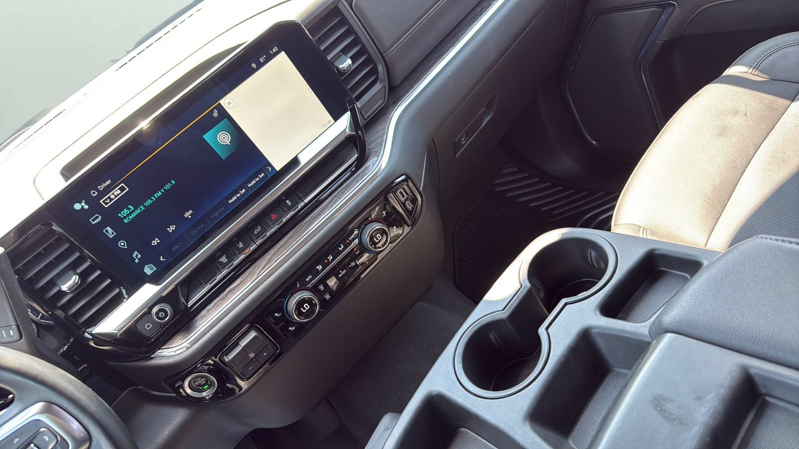 Used 2024 Chevrolet Silverado 2500 LTZ AWD/4WD image 20