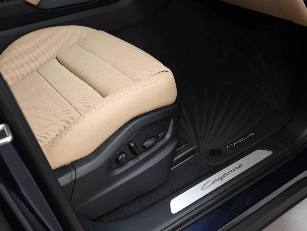 New 2025 Porsche Cayenne image 95