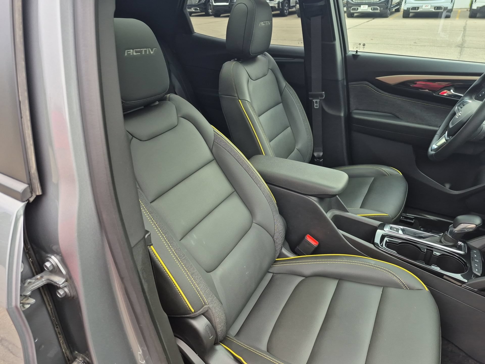 Used 2025 Chevrolet TrailBlazer ACTIV w/ Convenience Package AWD/4WD image 29