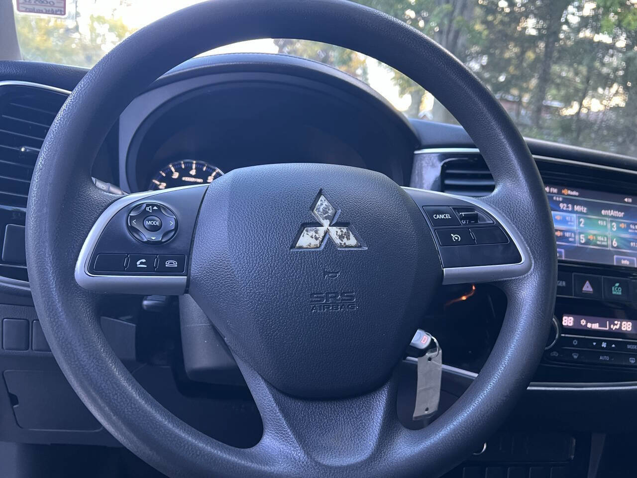 Used 2018 Mitsubishi Outlander ES image 25
