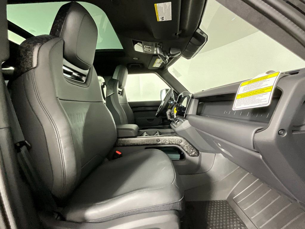 New 2026 Land Rover Defender 110 OCTA image 3