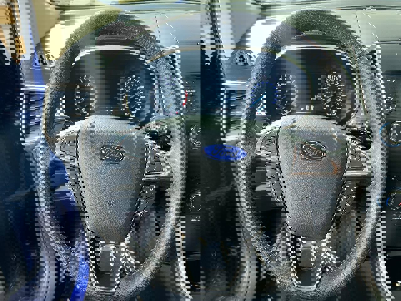 Used 2015 Ford Edge SEL image 17