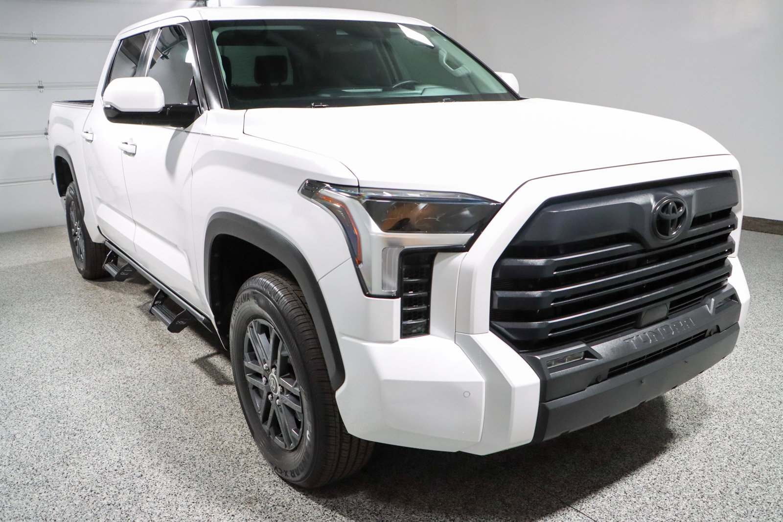 Used 2024 Toyota Tundra SR5 w/ SR5 Convenience Package AWD/4WD image 5