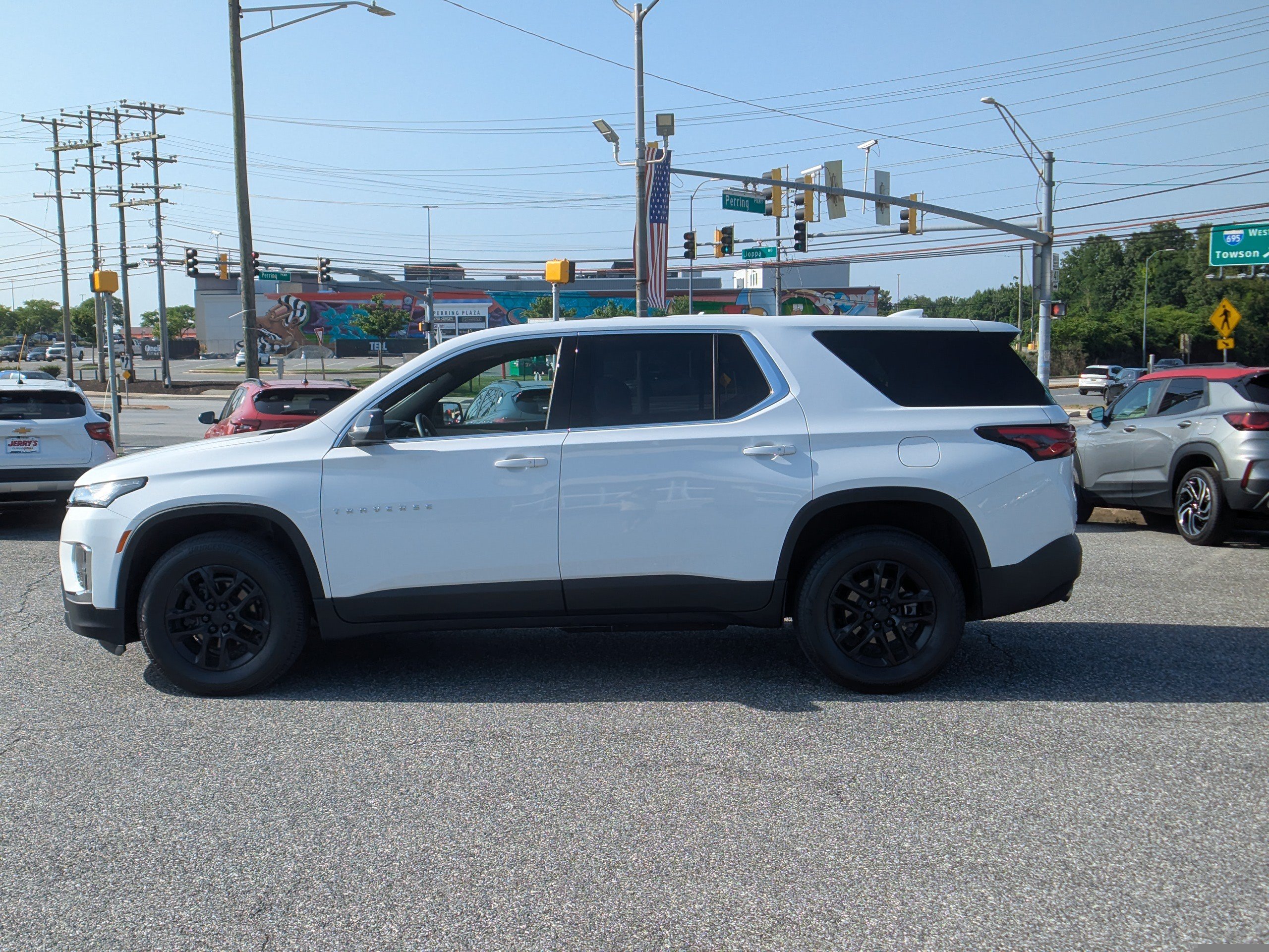 Used 2023 Chevrolet Traverse LS w/ LPO, Cargo Package AWD/4WD image 5