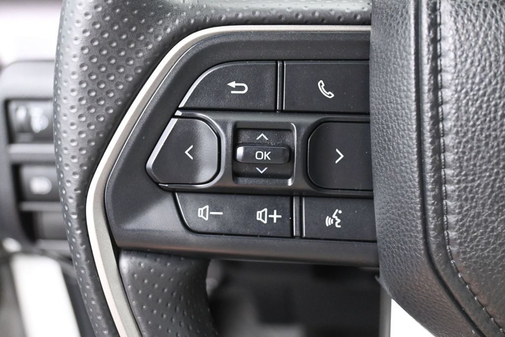 Certified 2025 Toyota 4Runner SR5 AWD/4WD image 16