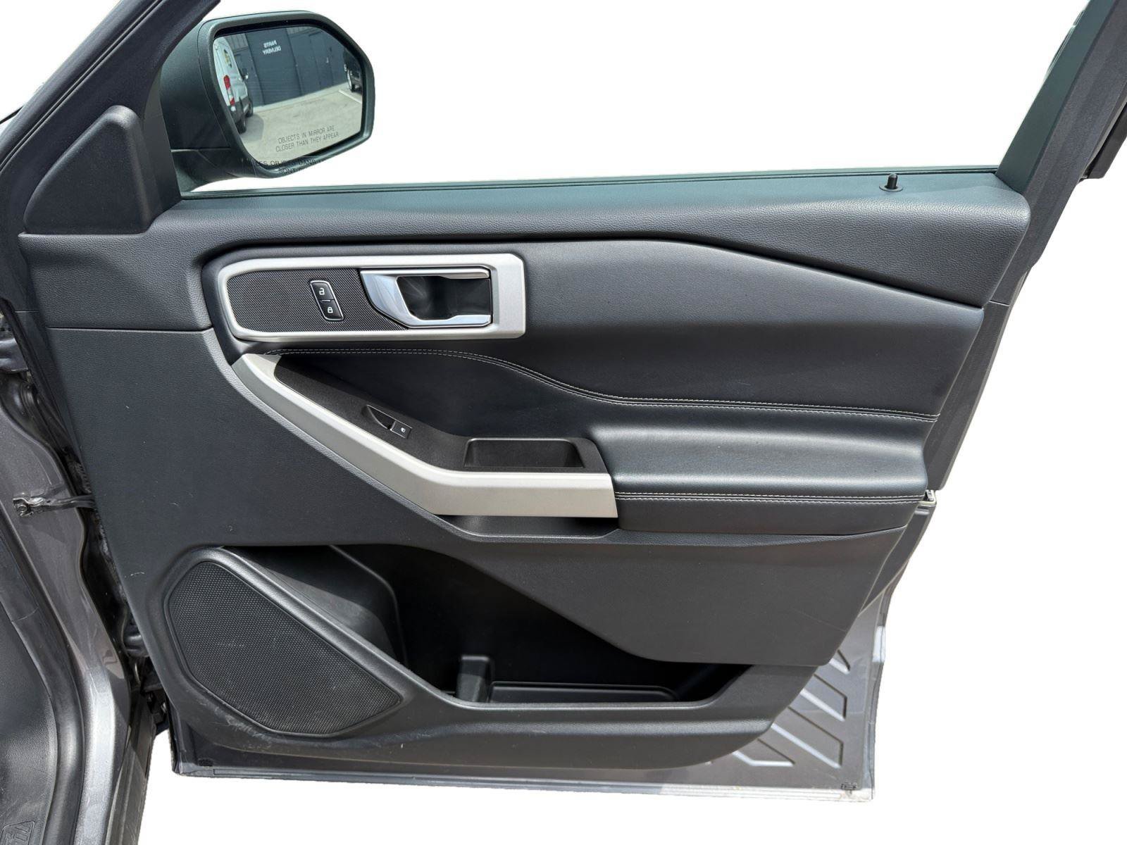 Used 2022 Ford Explorer XLT AWD/4WD image 15