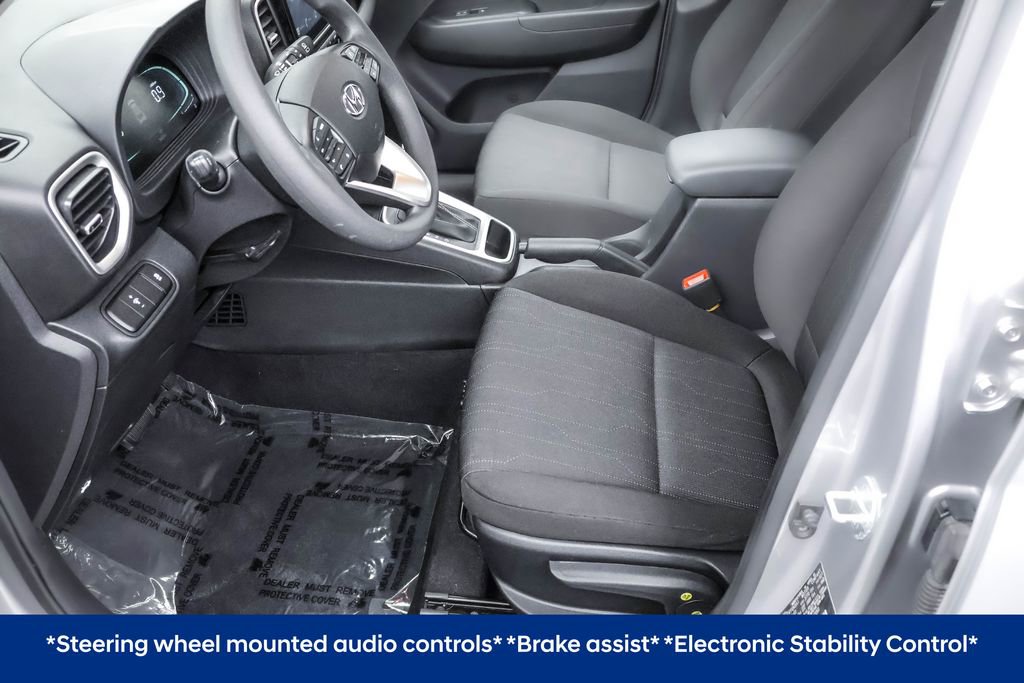 Used 2023 Hyundai Venue SE w/ Cargo Package image 6