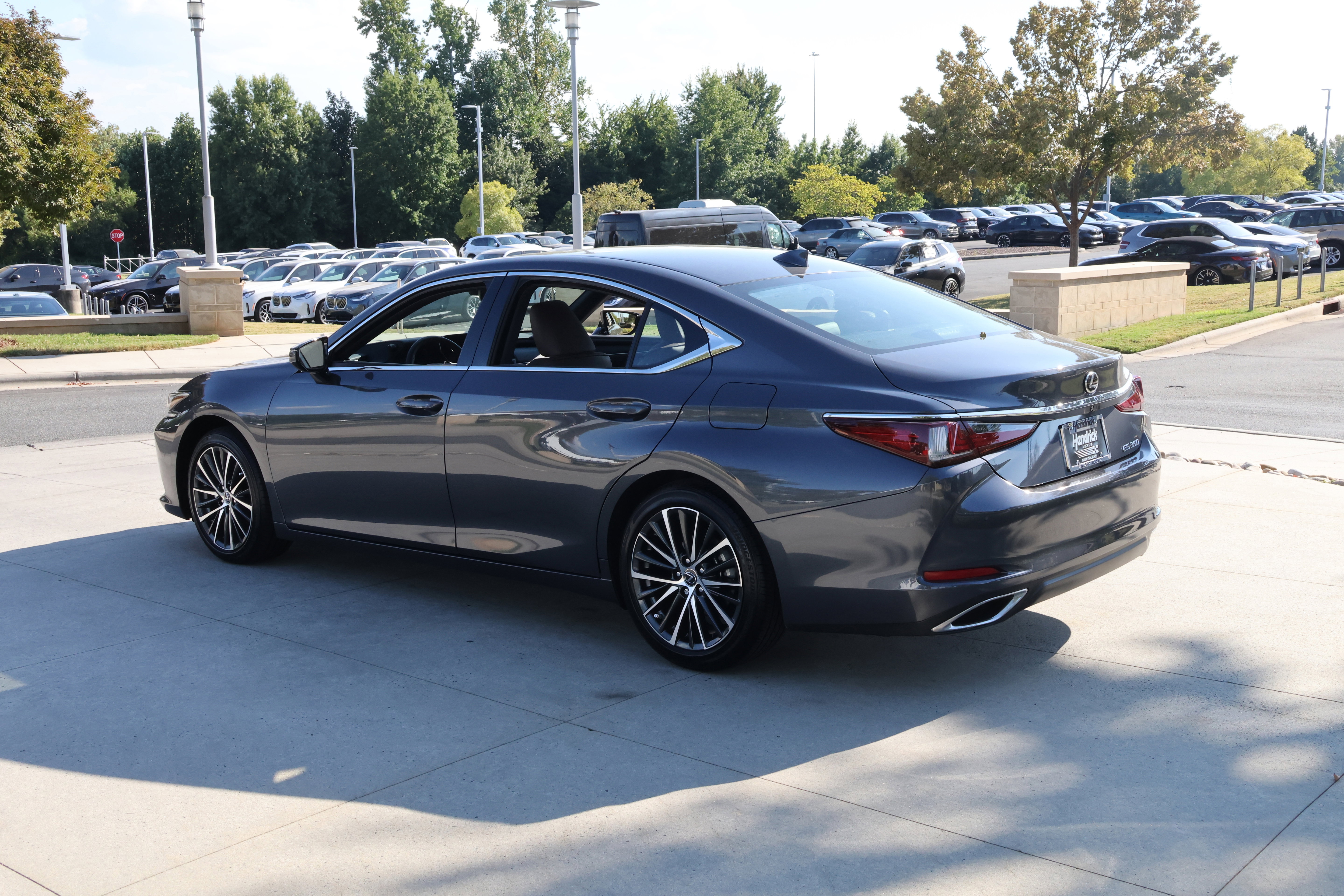 Used 2025 Lexus ES 350 w/ Premium Package image 7