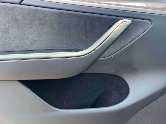 Used 2023 Tesla Model Y Long Range image 24