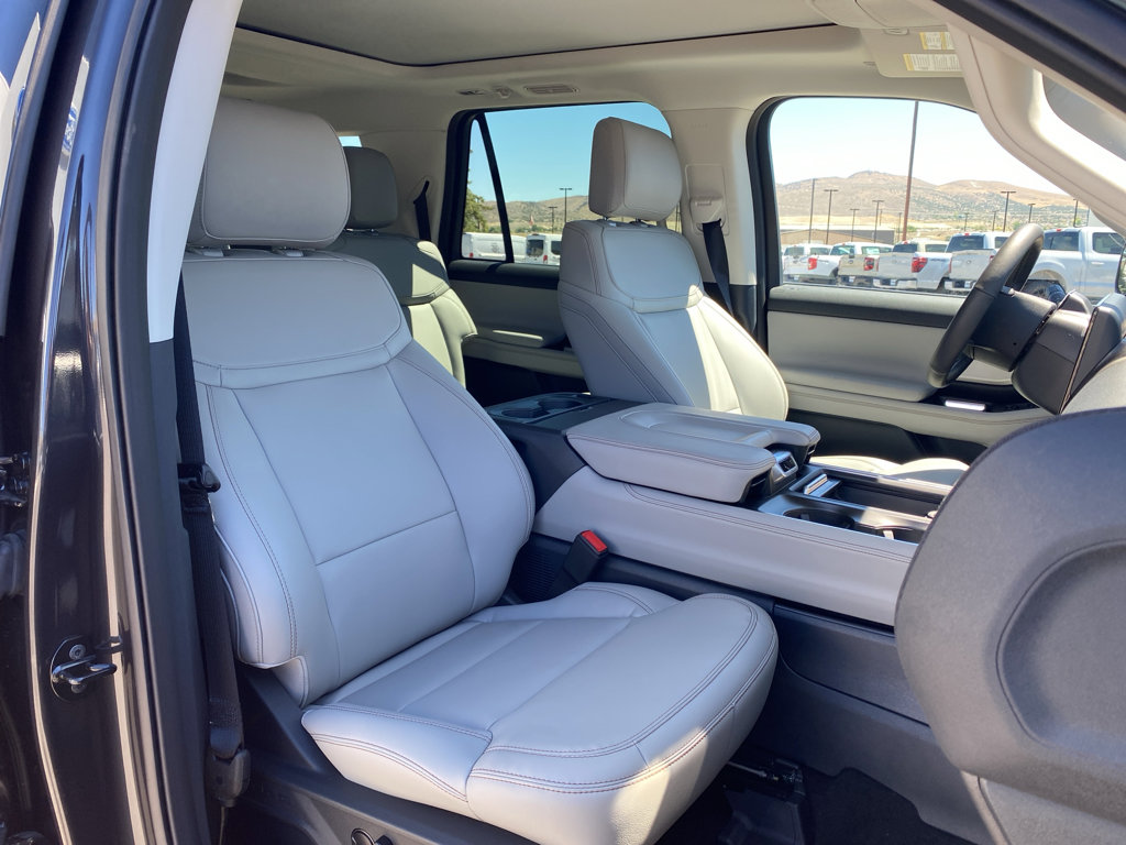 New 2025 Ford Expedition Max Active image 8
