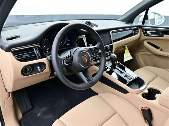 New 2026 Porsche Macan image 4