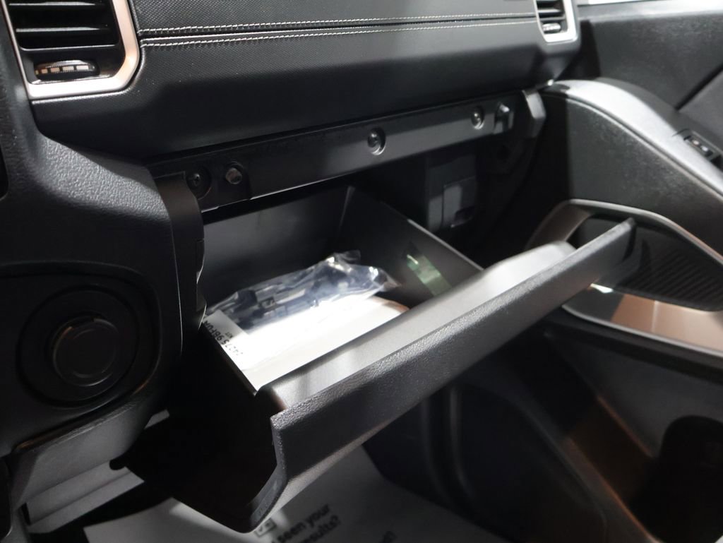 Used 2024 Nissan Frontier SV image 30