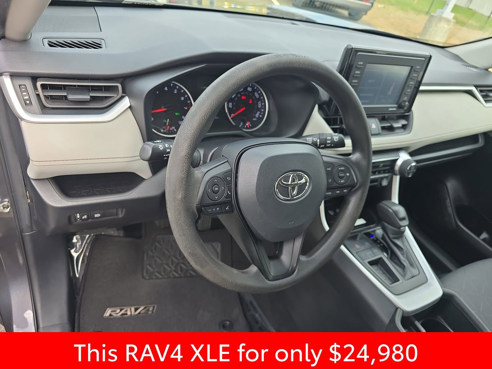 Used 2022 Toyota RAV4 XLE image 21