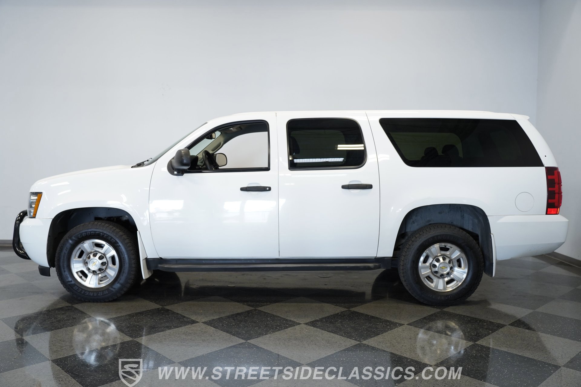 Used 2012 Chevrolet Suburban 2500 w/ Skid Plate Package image 7