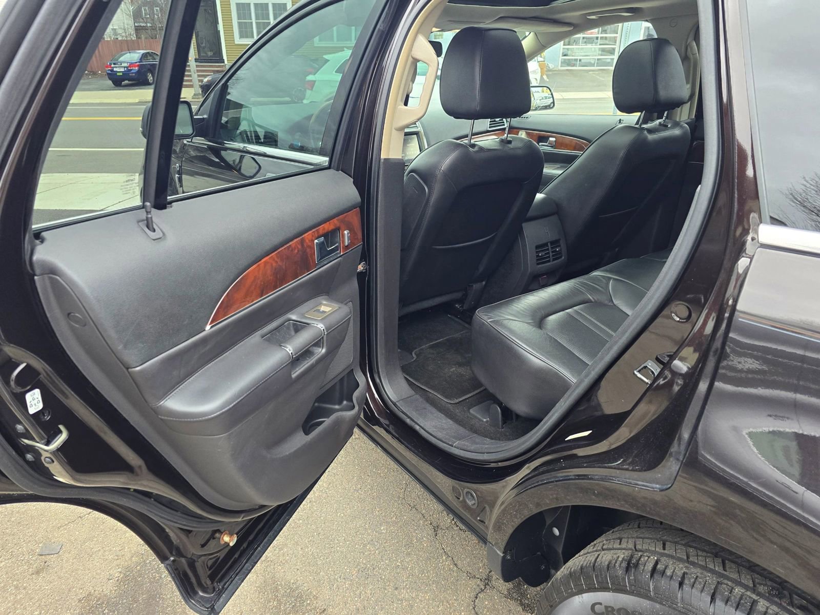 Used 2013 Lincoln MKX AWD image 12