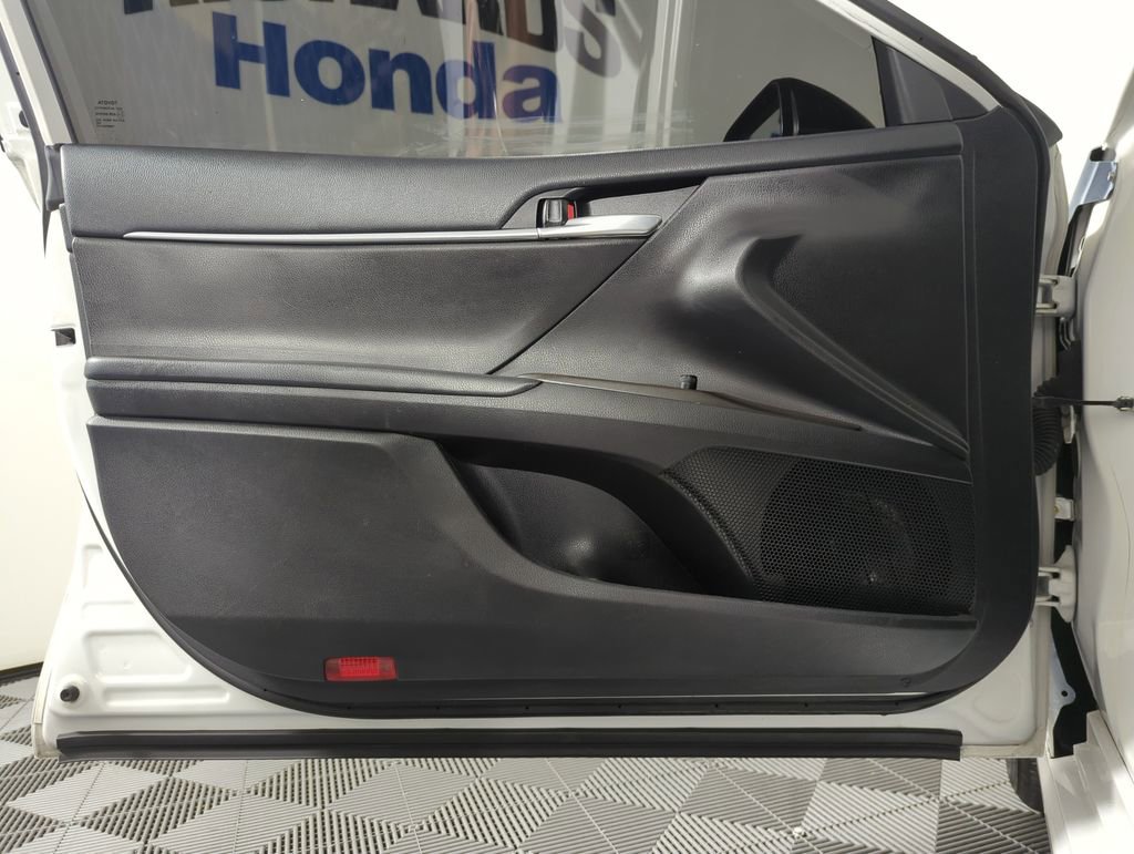 Used 2021 Toyota Camry SE FWD image 8