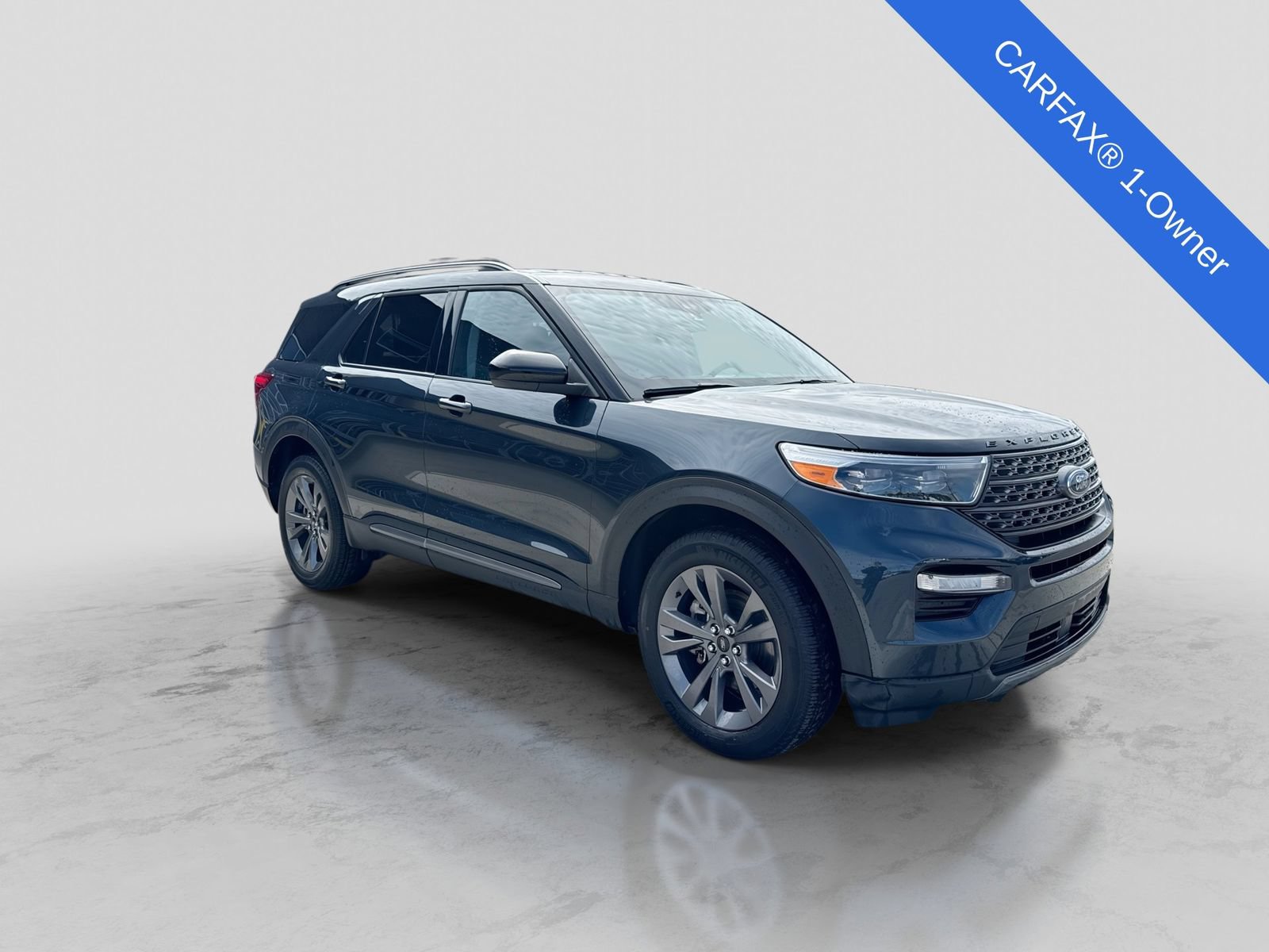 Used 2024 Ford Explorer XLT w/ Equipment Group 202A AWD/4WD image 10