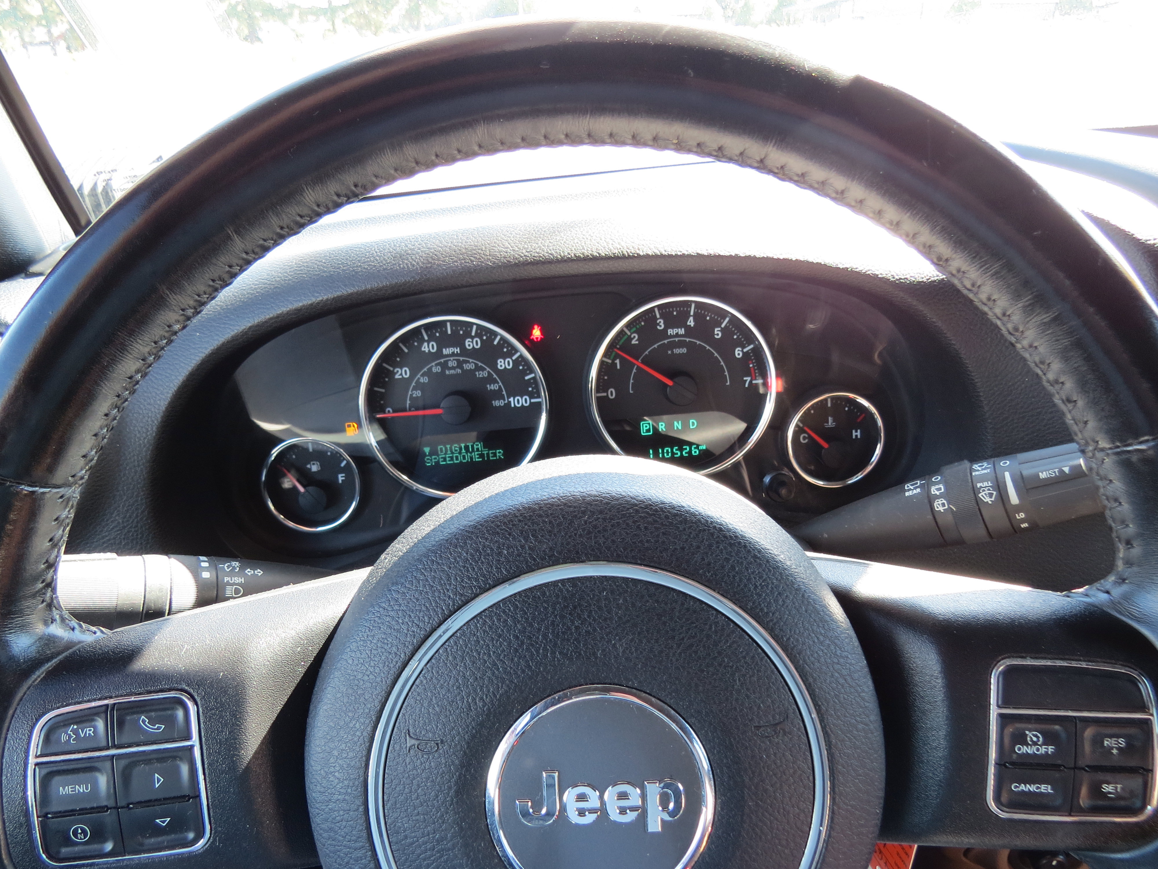 Used 2015 Jeep Wrangler Unlimited Rubicon w/ Connectivity Group image 16