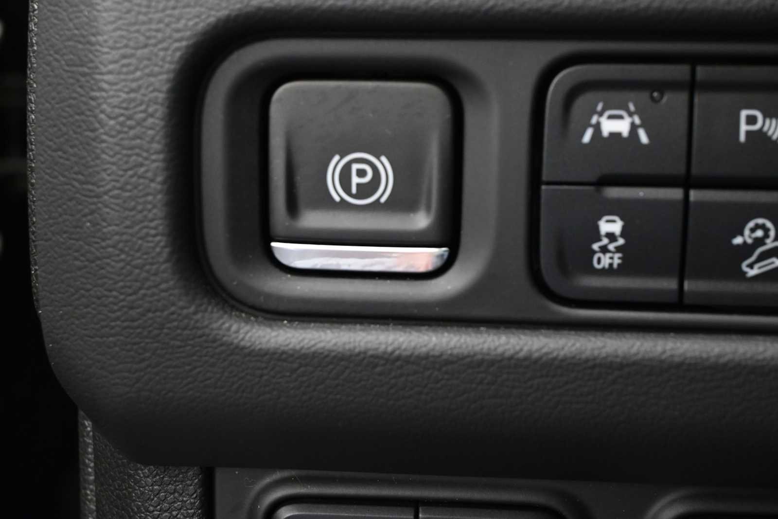 Used 2021 Chevrolet Tahoe Premier w/ Premium Package AWD/4WD image 14
