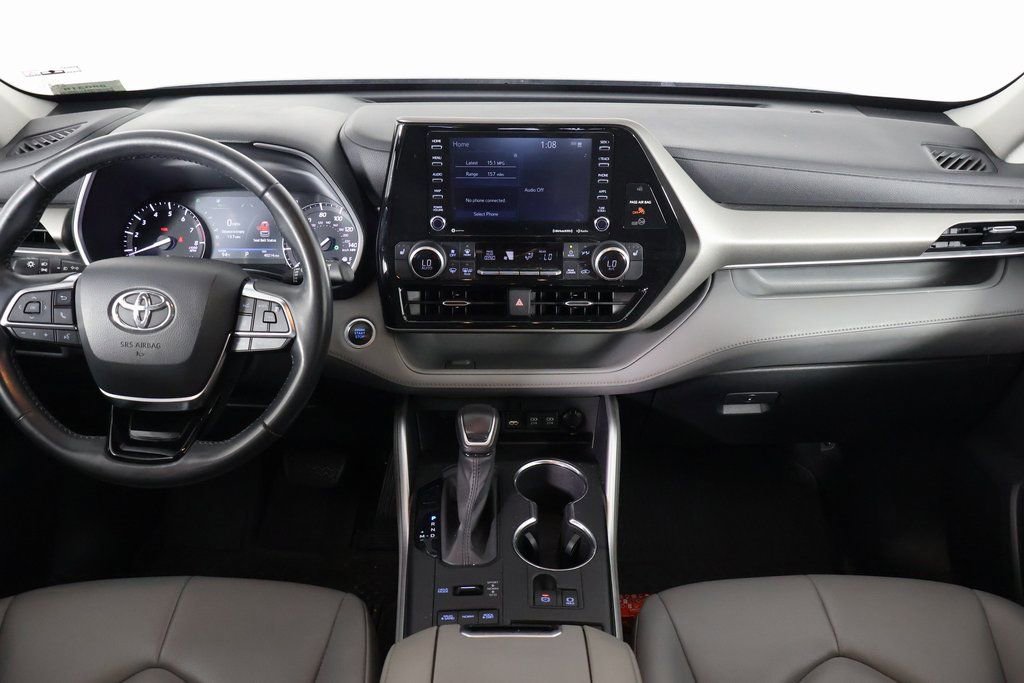 Used 2021 Toyota Highlander XLE image 6