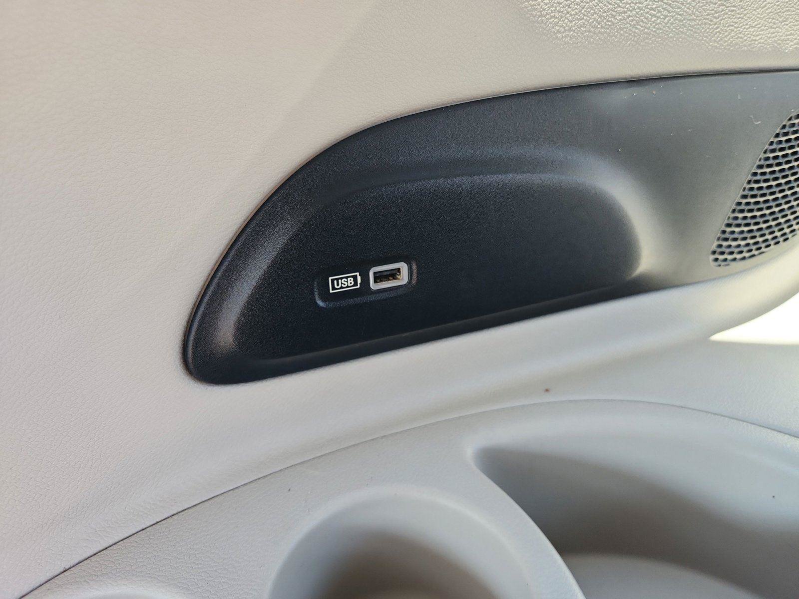 Used 2018 Chrysler Pacifica Touring-L Plus FWD image 15