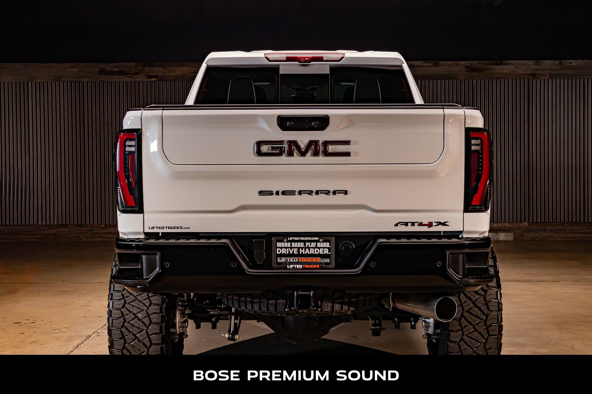 Used 2025 GMC Sierra 2500 AT4X image 8