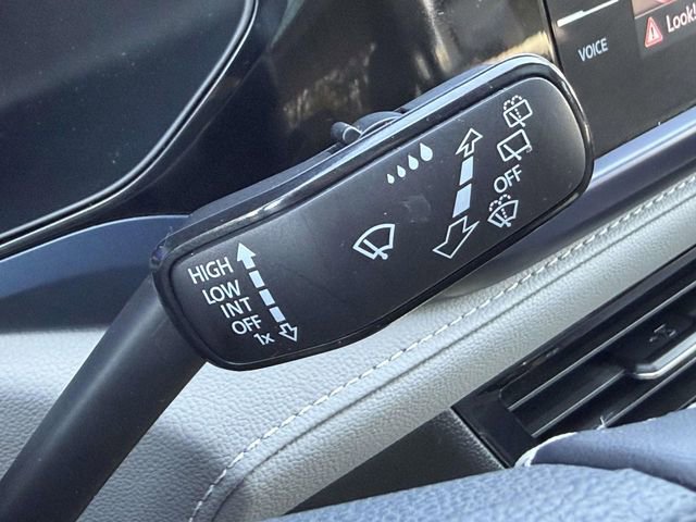 Used 2023 Volkswagen Taos SE w/ Panoramic Sunroof Package image 22