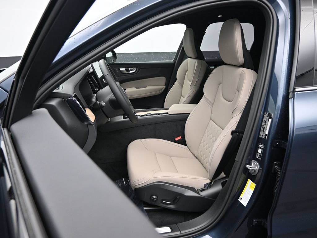 New 2026 Volvo XC60 B5 Plus w/ Protection Package Premier AWD/4WD image 20