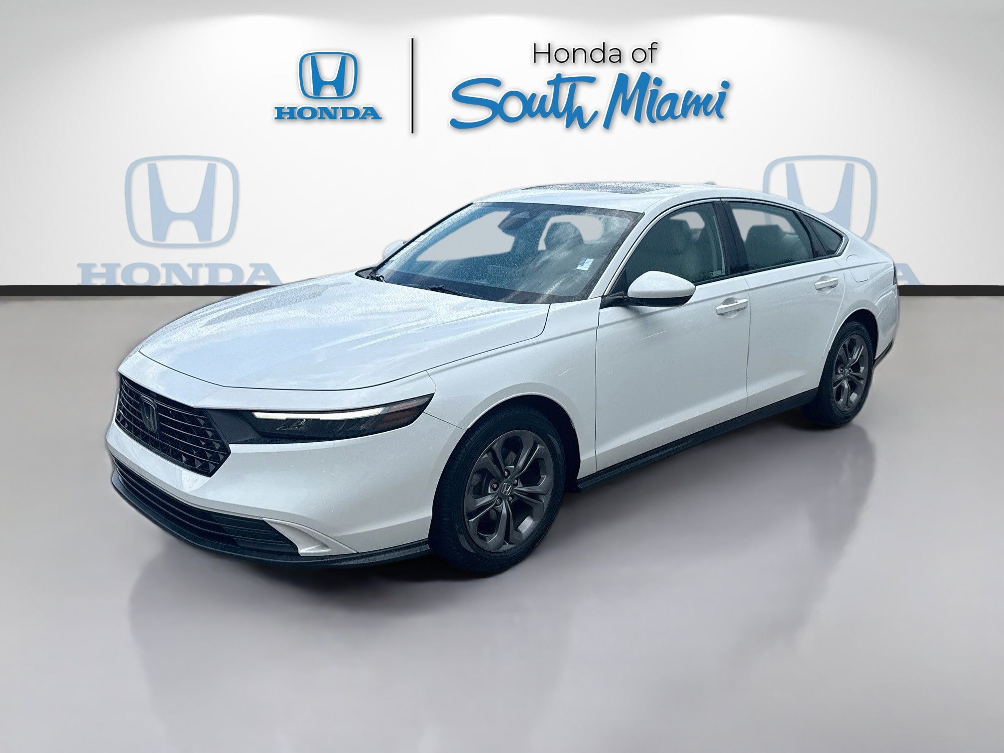 Used 2023 Honda Accord EX image 2
