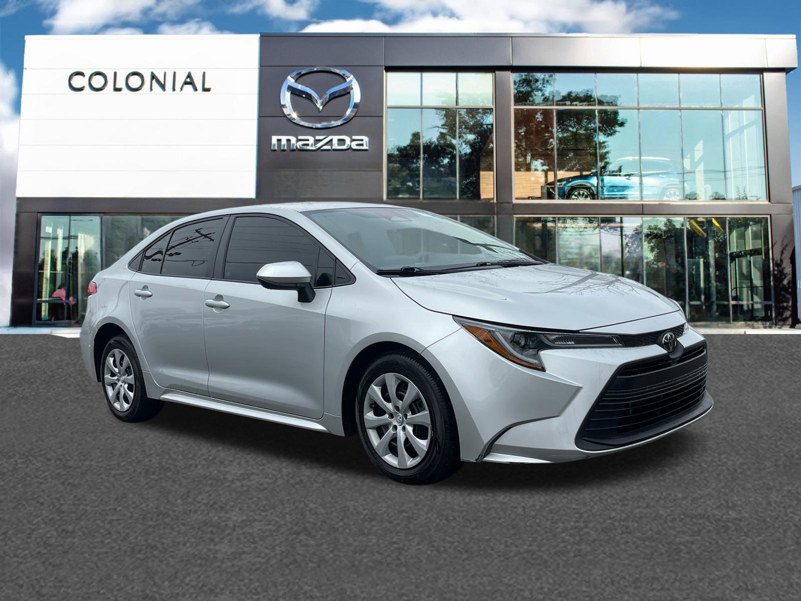 Used 2023 Toyota Corolla LE FWD image 1