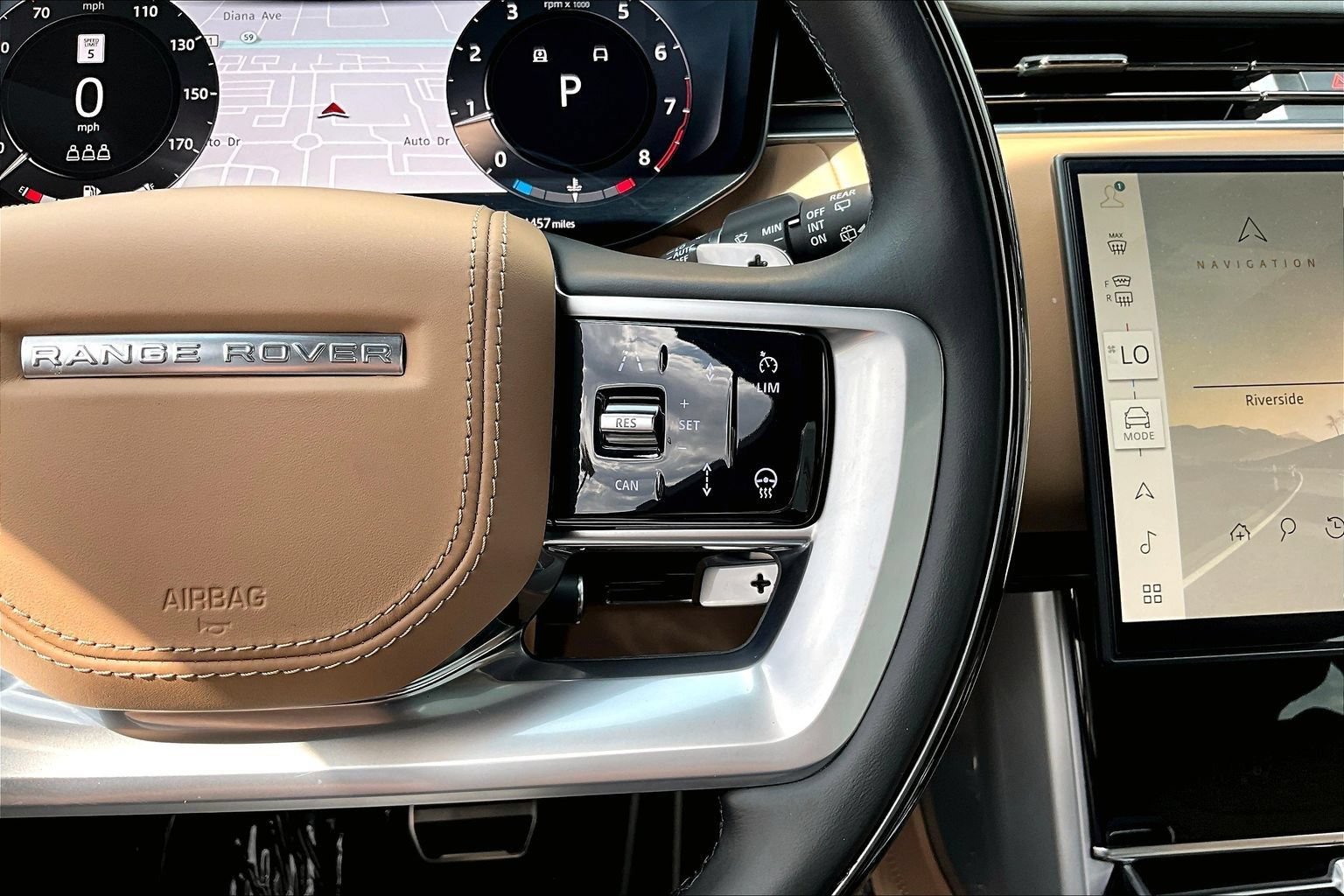 Certified 2025 Land Rover Range Rover Autobiography AWD/4WD image 18