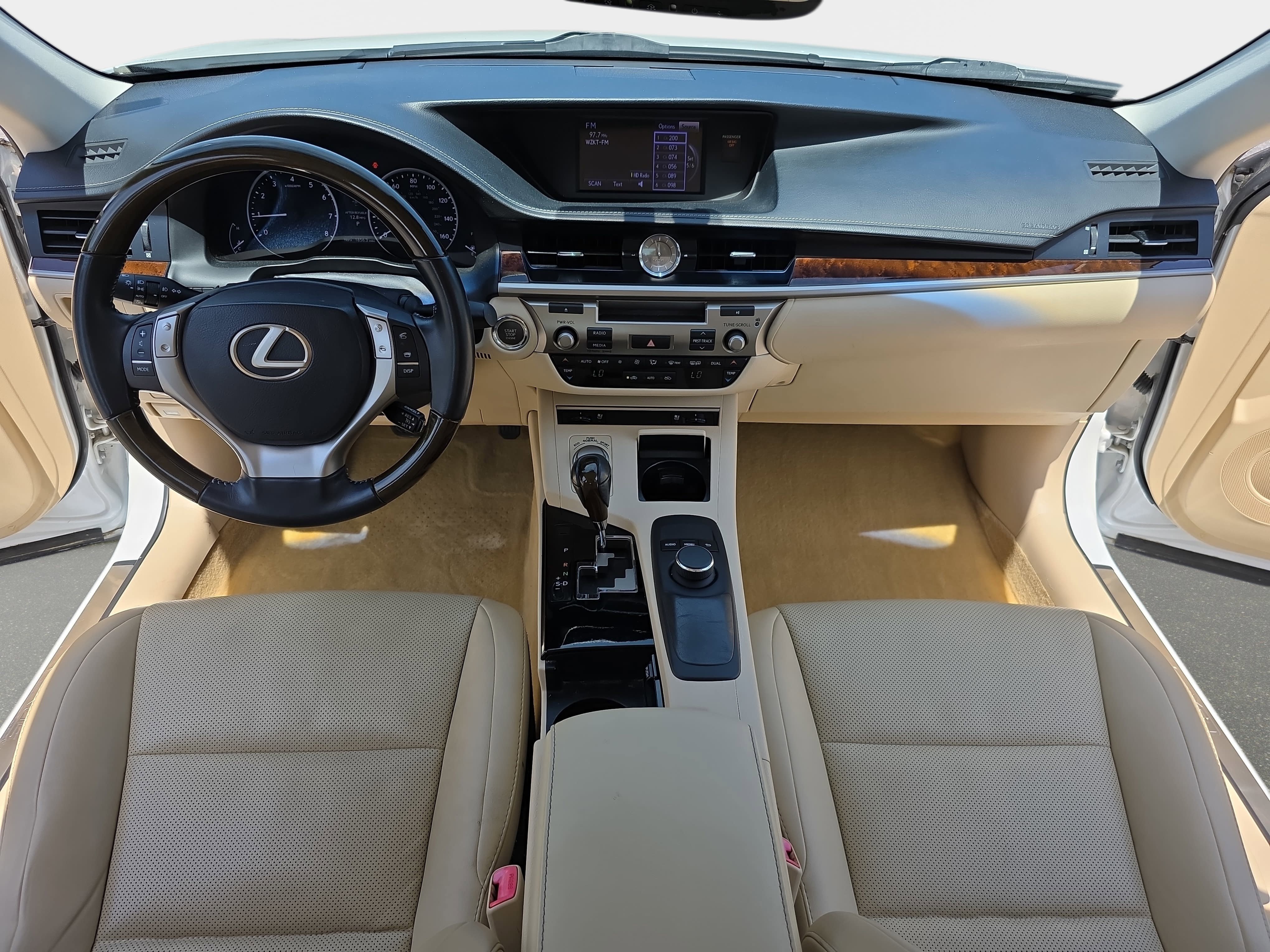 Used 2014 Lexus ES 350 w/ Premium Package FWD image 9