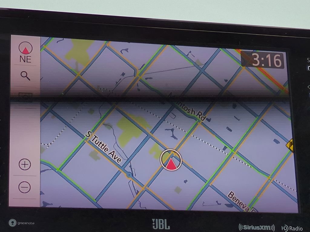 Used 2022 Toyota Camry XLE w/ Navigation Upgrade Package image 22